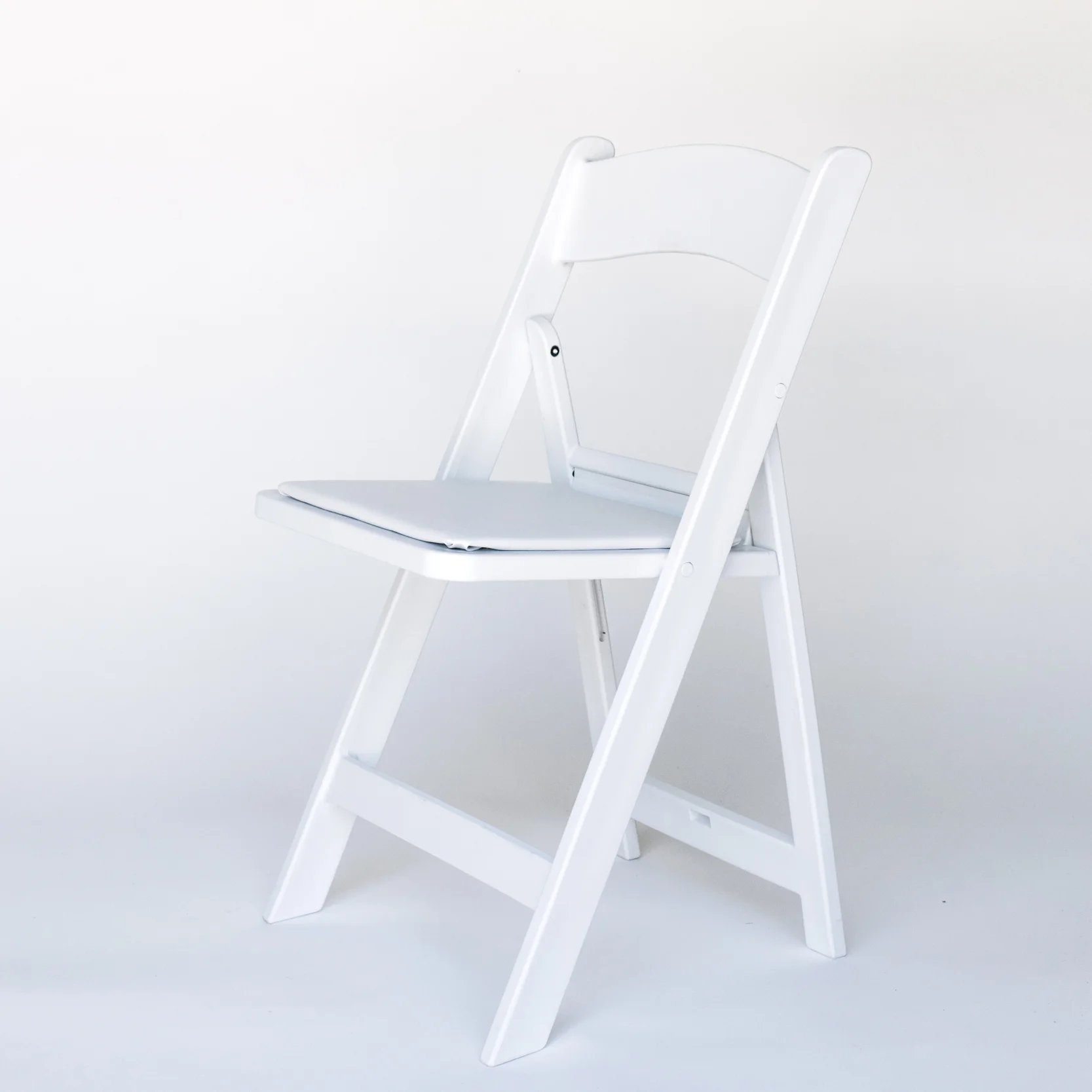 White Garden Chair for Wedding Ceremony