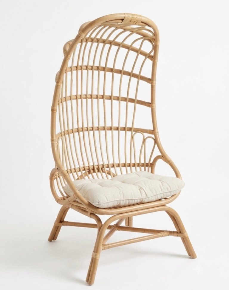 Natural rattan Egg Chair with cream cushion